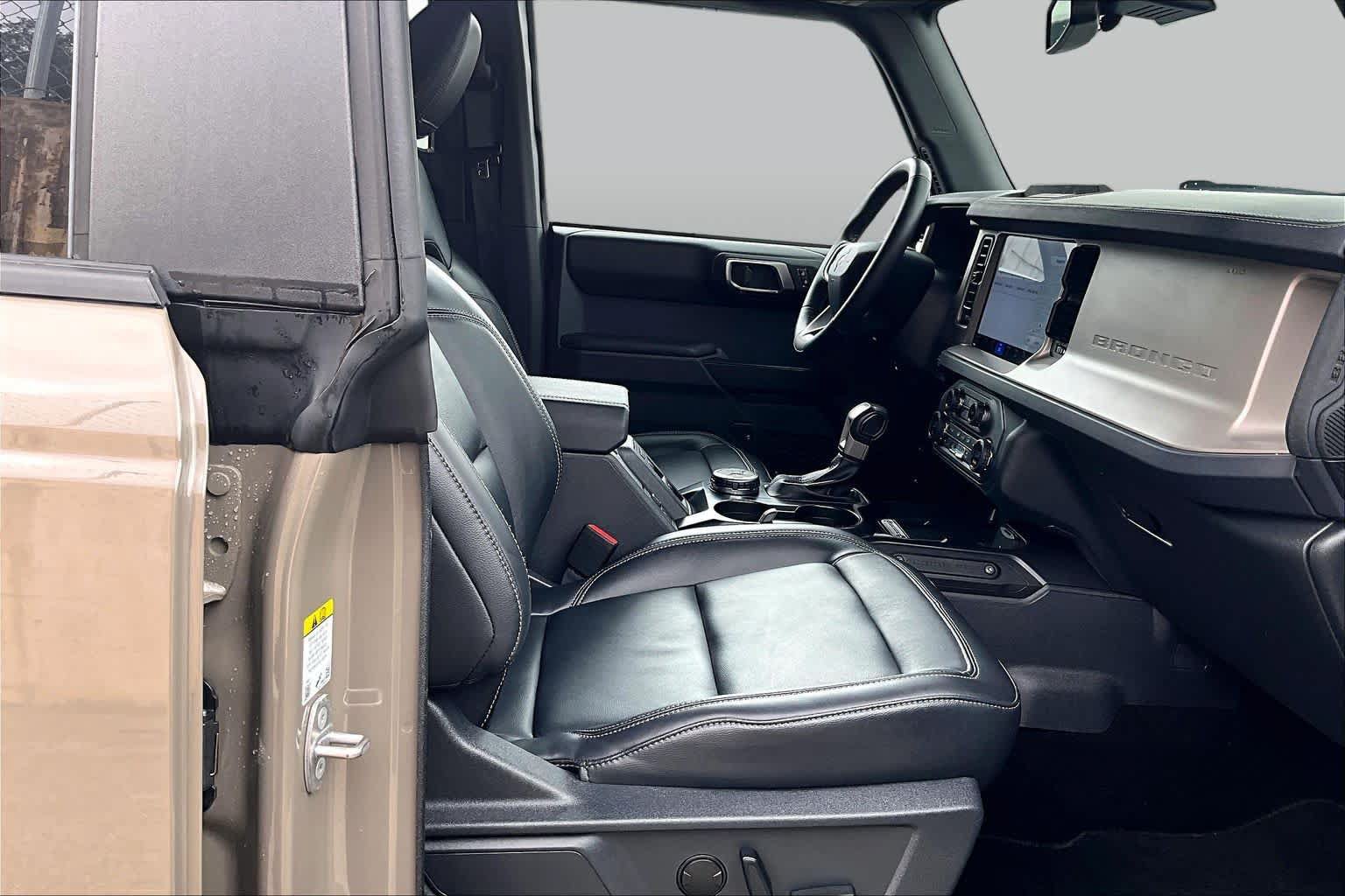 Certified 2025 Ford Bronco Outer Banks AWD/4WD image 9