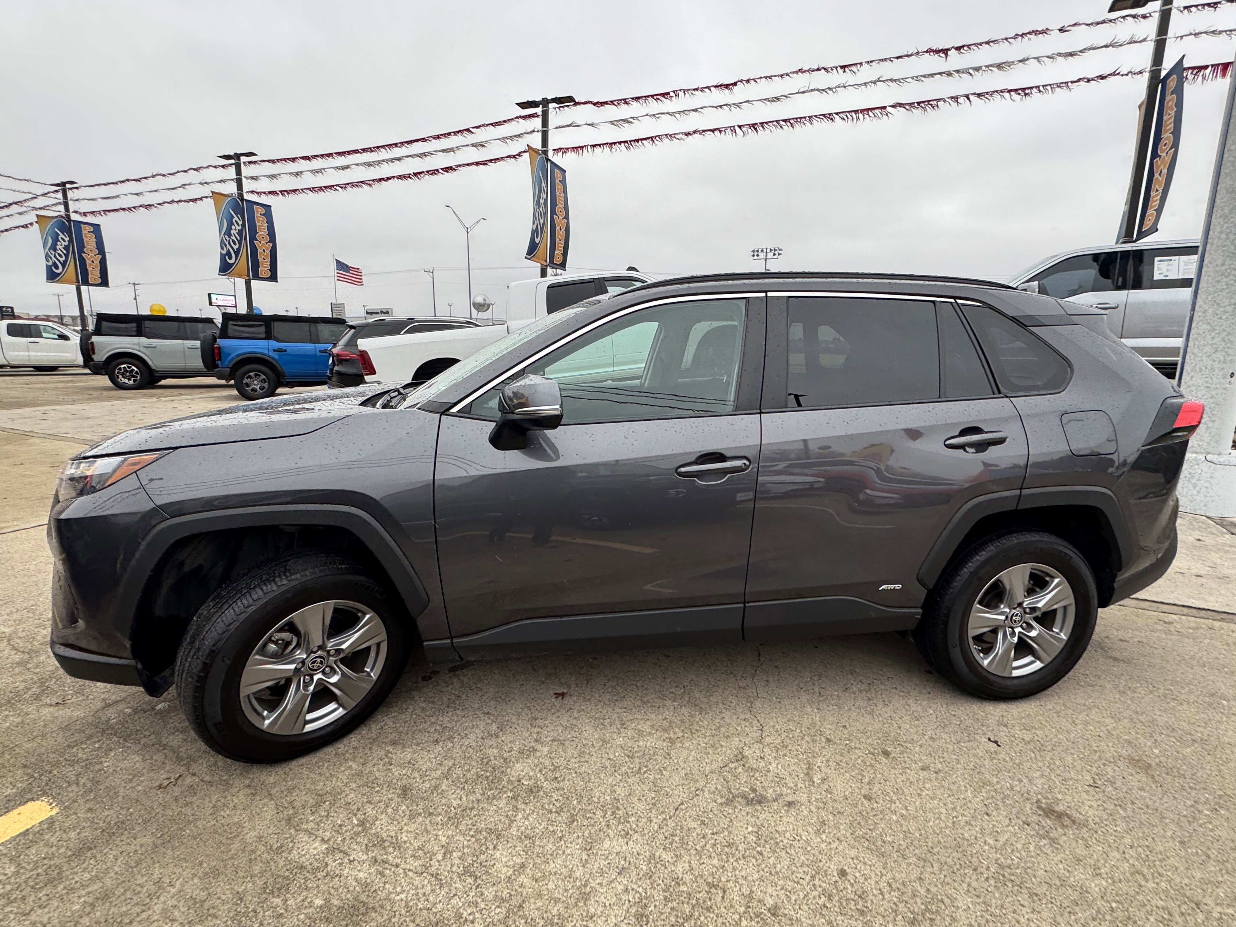 Used 2024 Toyota RAV4 LE image 10