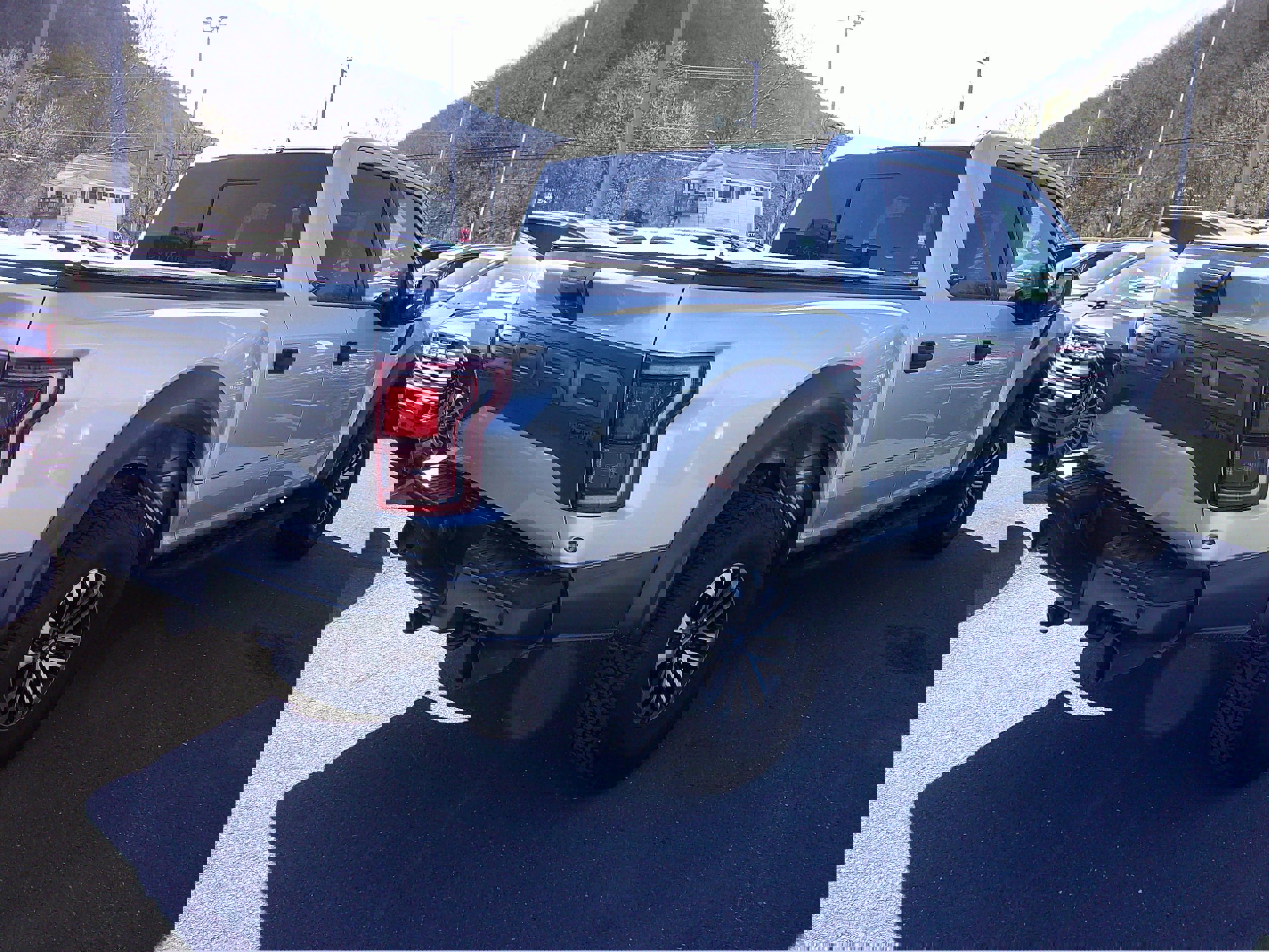 Certified 2019 Ford F150 Raptor w/ Equipment Group 801A Mid image 4