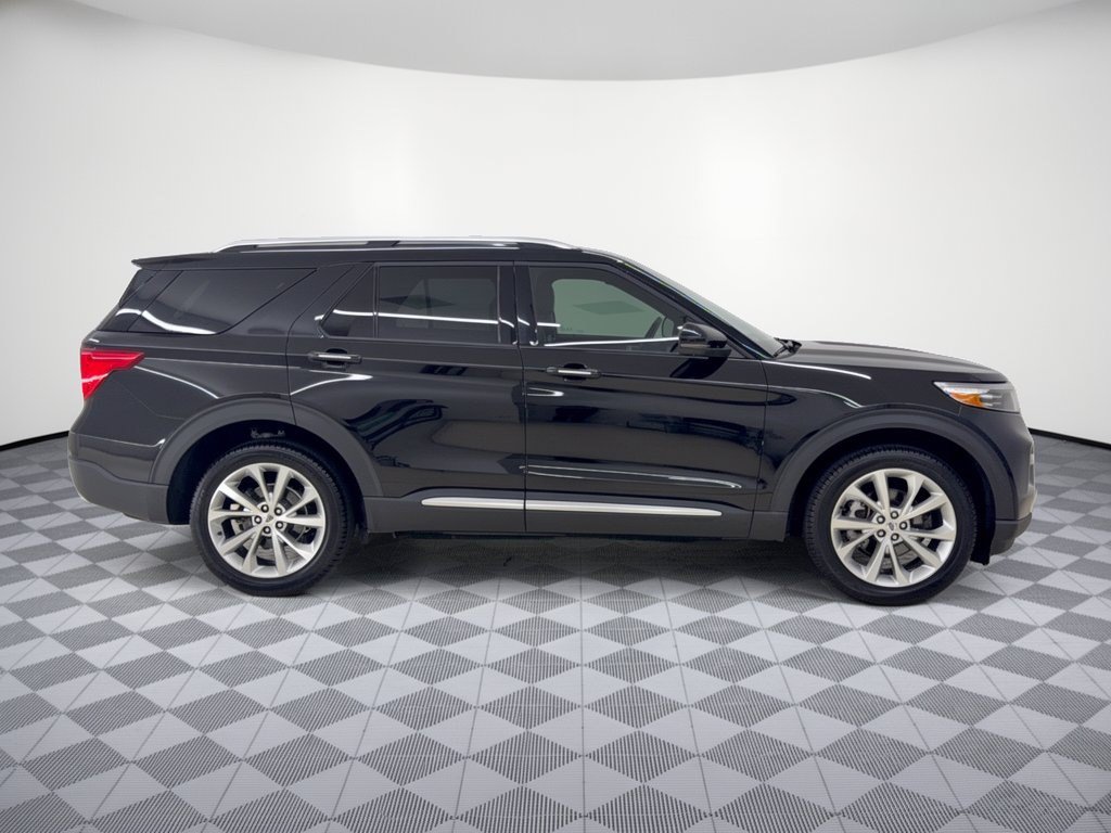 Certified 2022 Ford Explorer Platinum w/ Equipment Group 601A AWD/4WD image 8