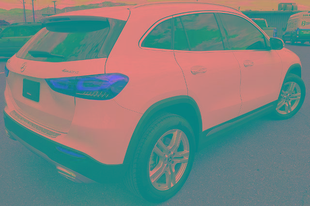 Used 2022 Mercedes-Benz GLA 250 4MATIC image 3