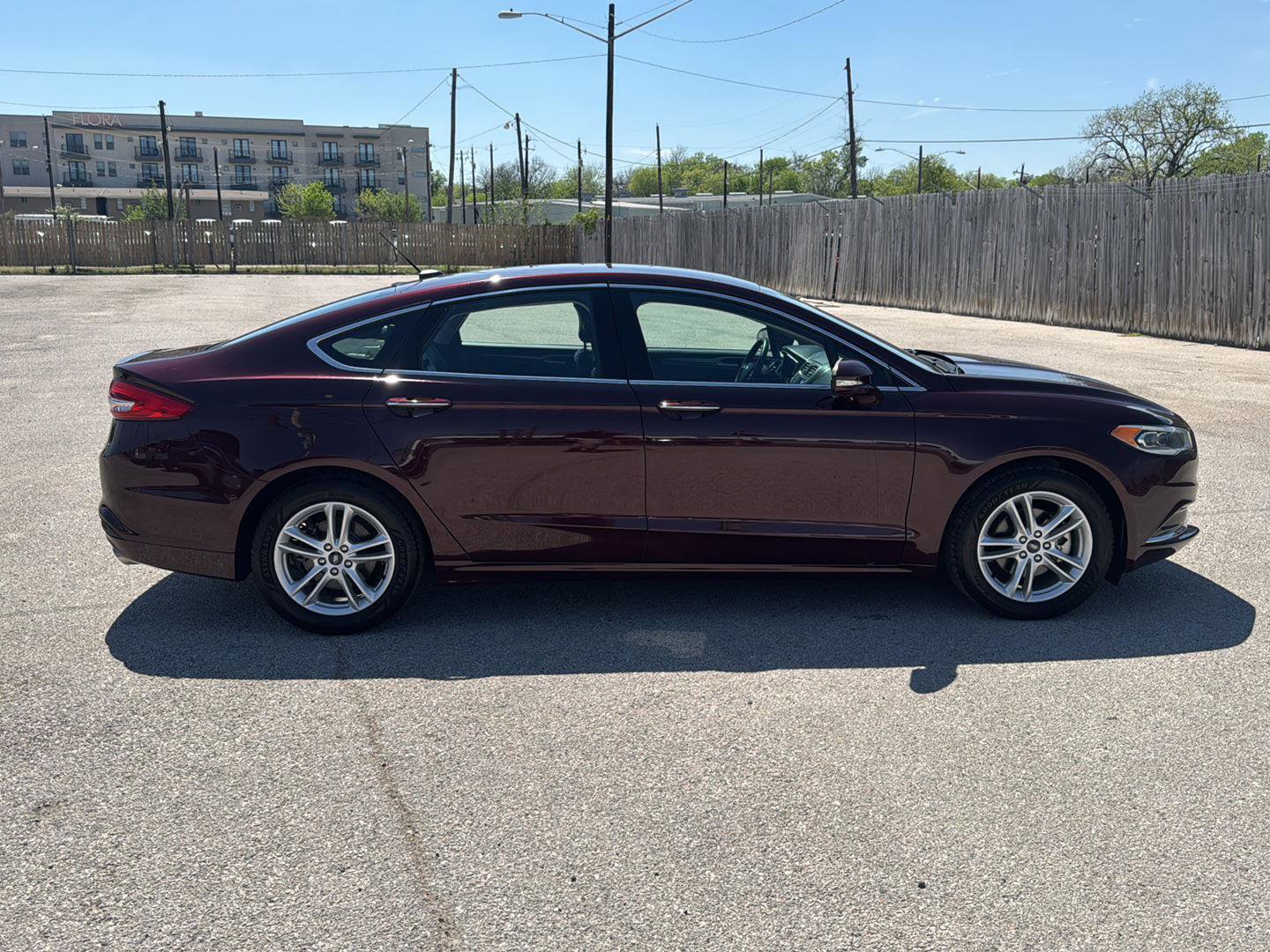 Certified 2018 Ford Fusion SE image 2