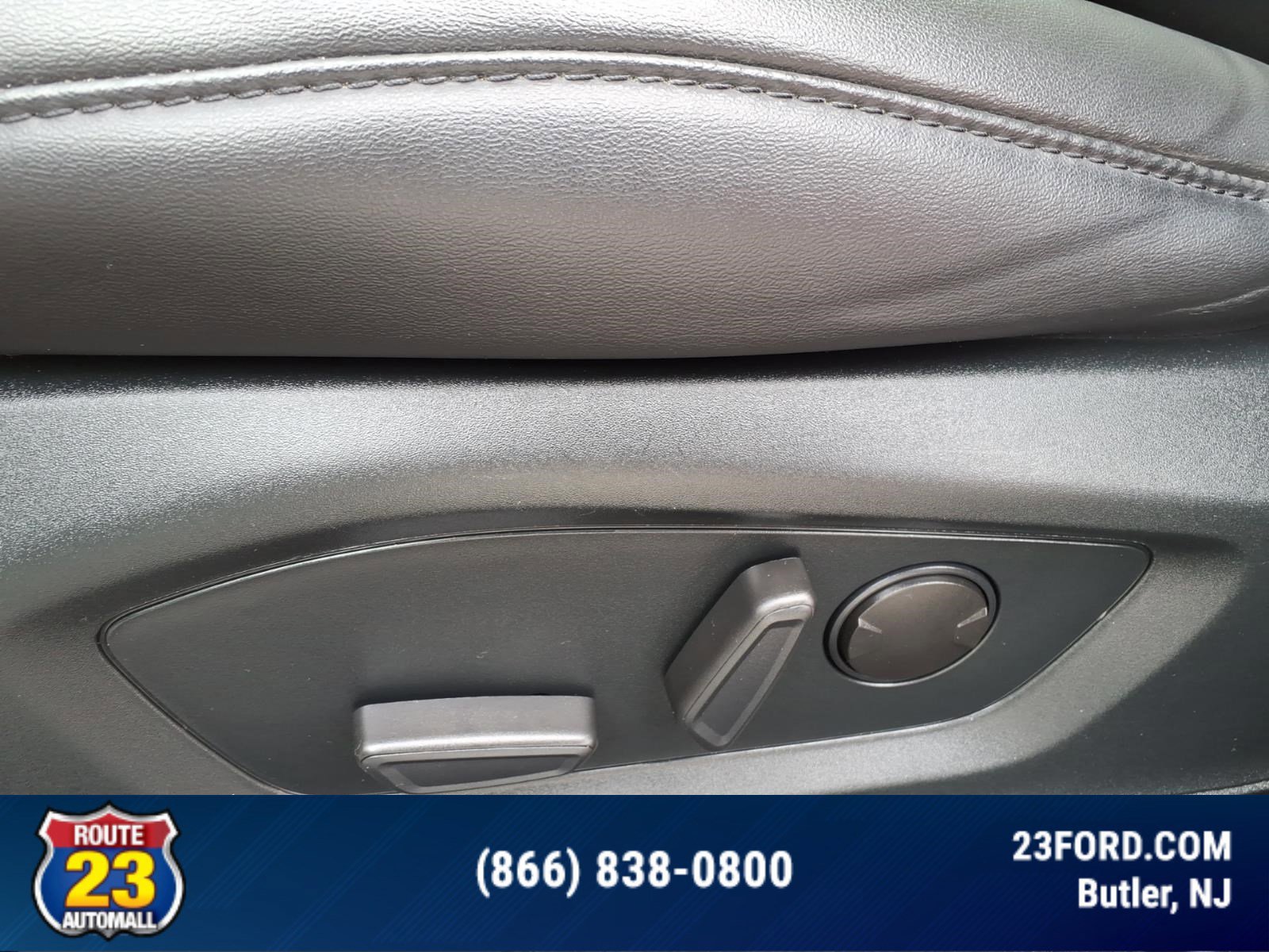 Certified 2022 Ford Explorer XLT w/ Equipment Group 202A AWD/4WD image 22