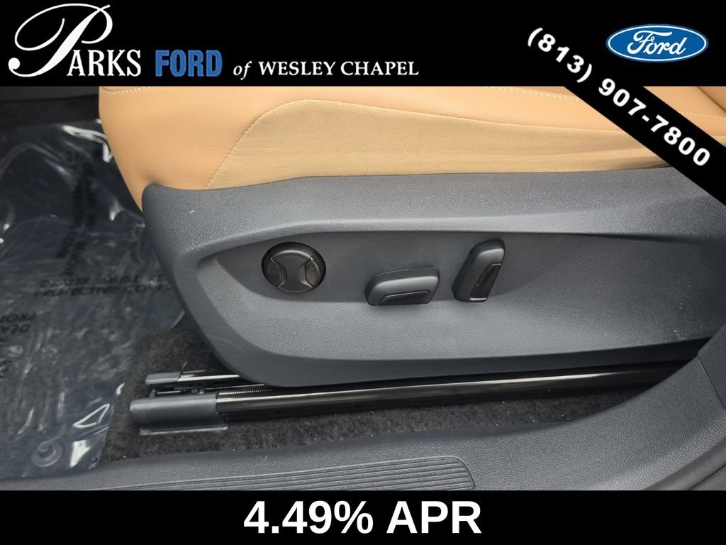 Used 2024 Volkswagen Tiguan SE w/ Panoramic Sunroof Package FWD image 20
