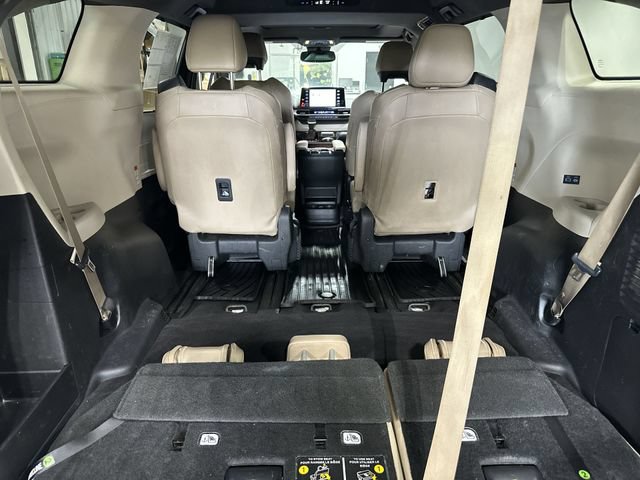 Used 2022 Toyota Sienna XLE FWD image 26