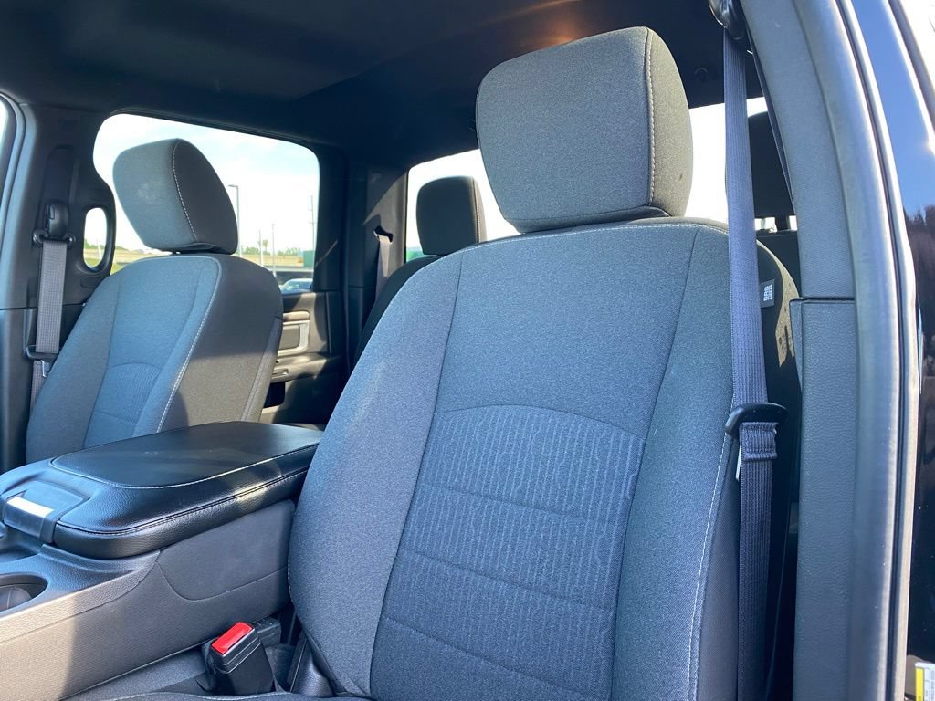 Used 2024 RAM 1500 Warlock AWD/4WD image 12
