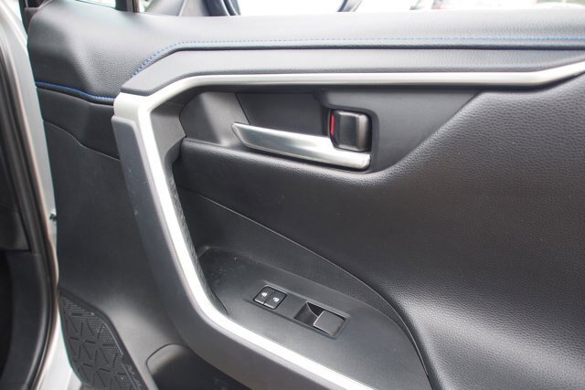 Used 2019 Toyota RAV4 XSE w/ XSE Weather Package AWD/4WD image 13