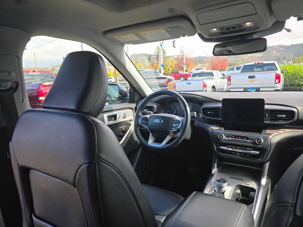 Certified 2021 Ford Explorer Limited w/ Hybrid Equipment Group 310A AWD/4WD image 10