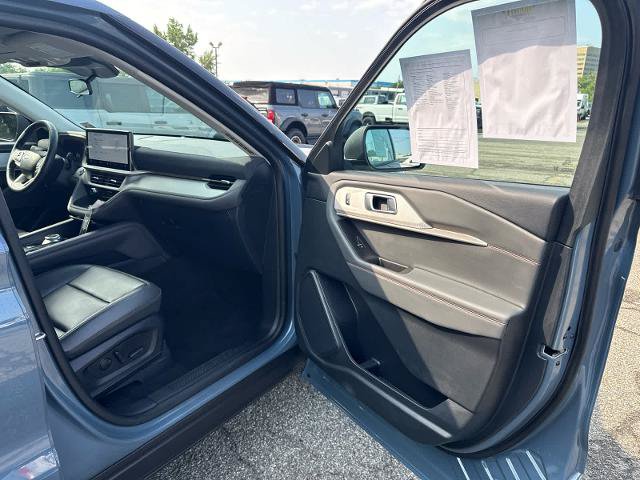Certified 2025 Ford Explorer Active w/ Active Comfort Package AWD/4WD image 8