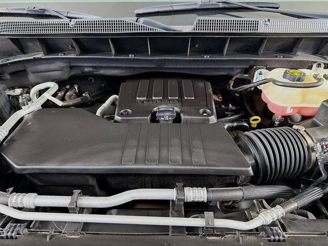 Used 2023 Chevrolet Silverado 1500 LT AWD/4WD image 34