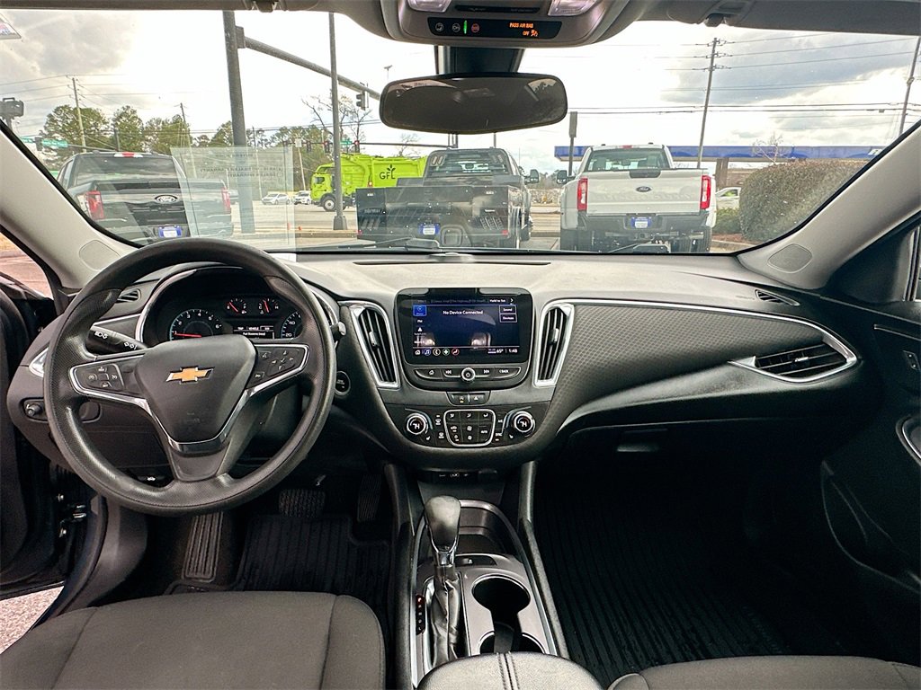 Used 2021 Chevrolet Malibu LT image 3