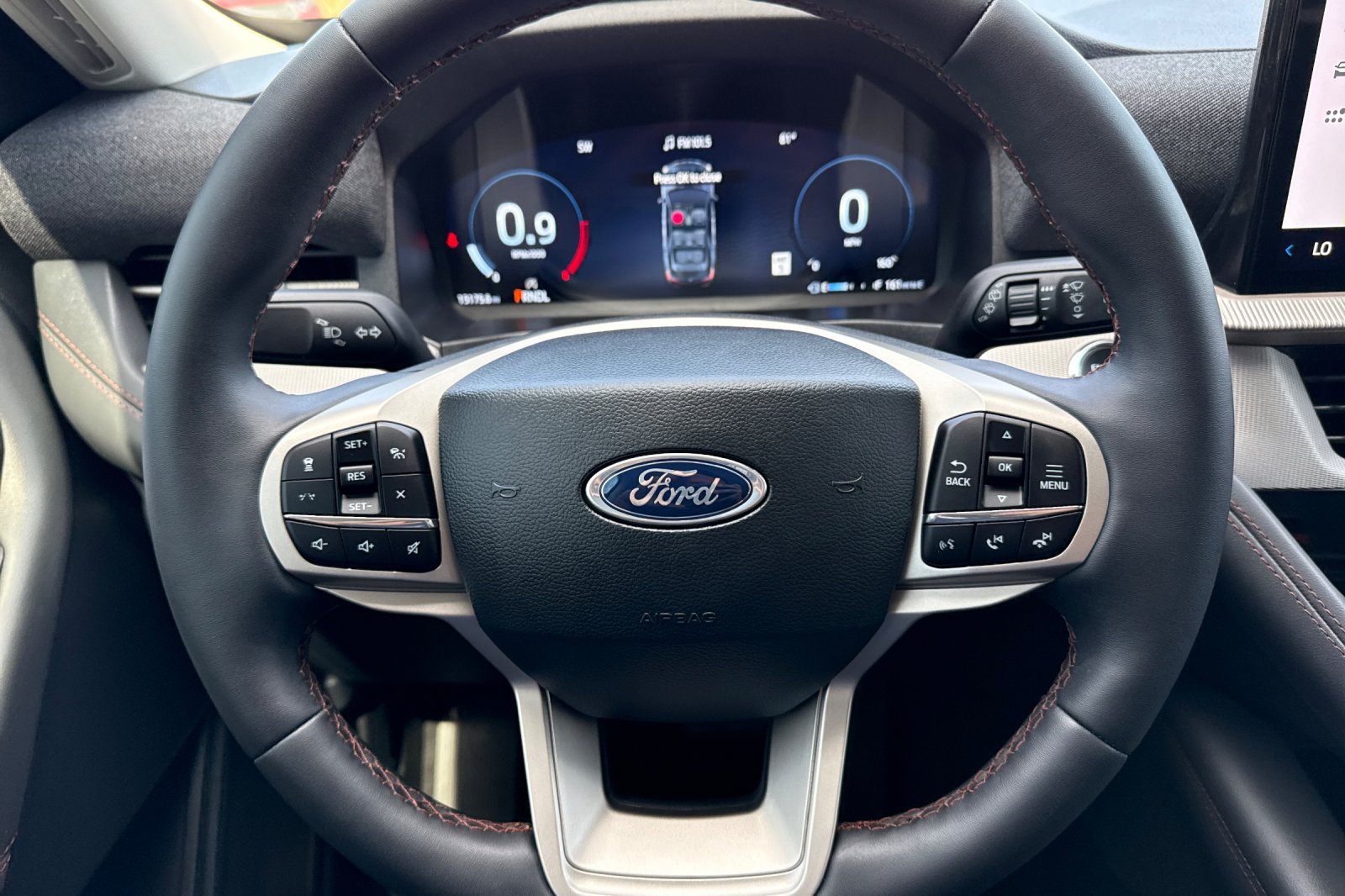 Certified 2025 Ford Explorer Active RWD image 27
