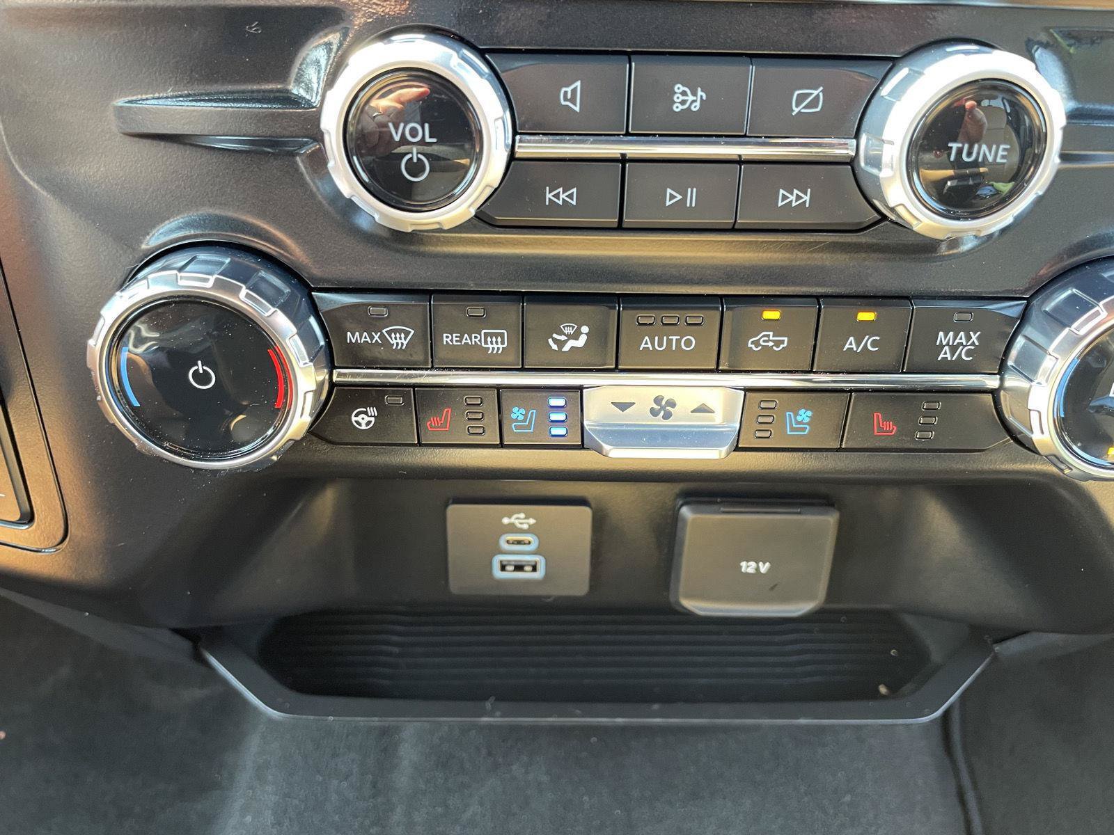 Certified 2024 Ford F250 Lariat w/ Chrome Package AWD/4WD image 29