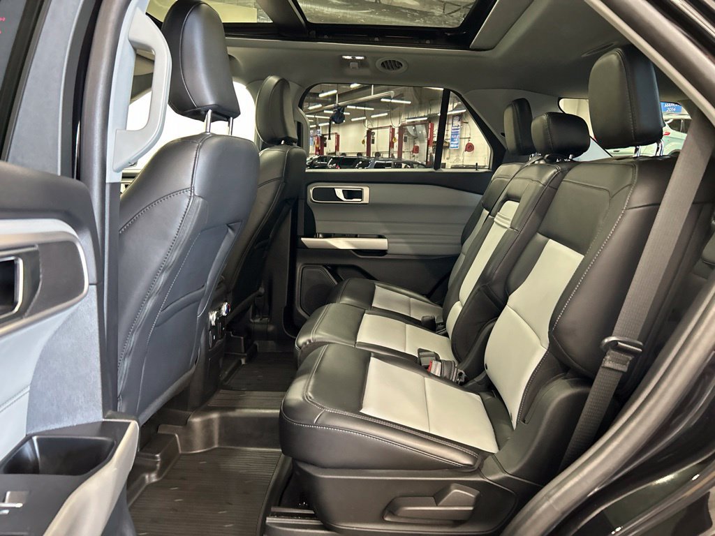 Certified 2022 Ford Explorer XLT w/ Equipment Group 202A AWD/4WD image 26