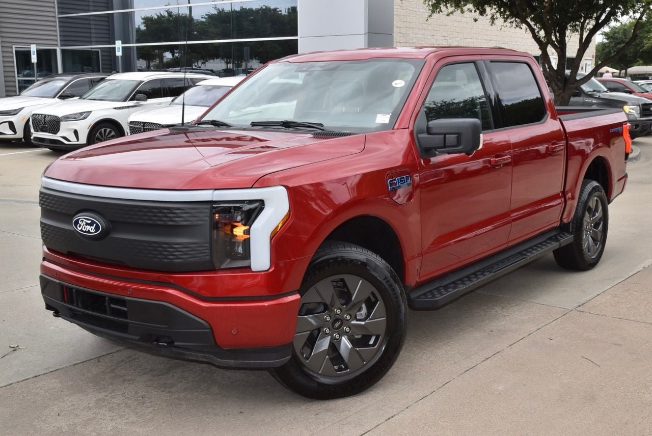 Certified 2025 Ford F150 Lightning Flash AWD/4WD image 44