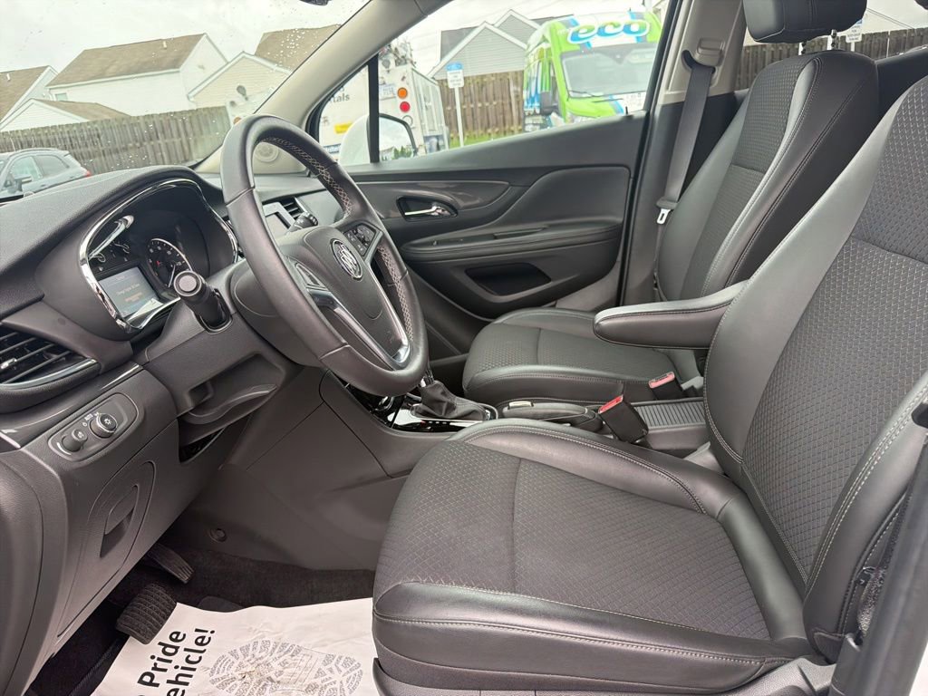 Used 2022 Buick Encore Preferred AWD/4WD image 22