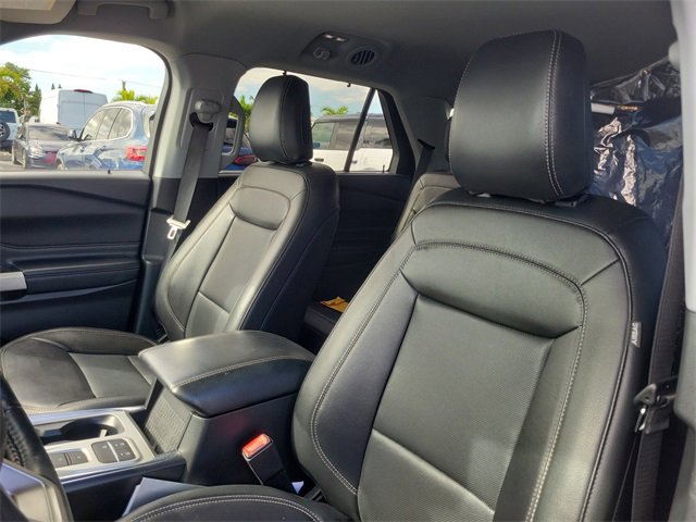 Certified 2022 Ford Explorer Limited w/ Equipment Group 301A image 18