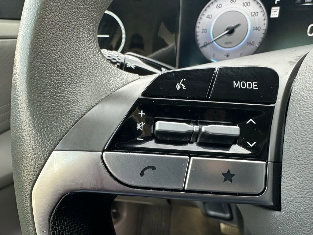 Used 2024 Hyundai Elantra SEL image 24