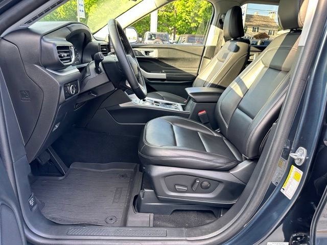 Certified 2023 Ford Explorer XLT w/ Equipment Group 202A AWD/4WD image 32
