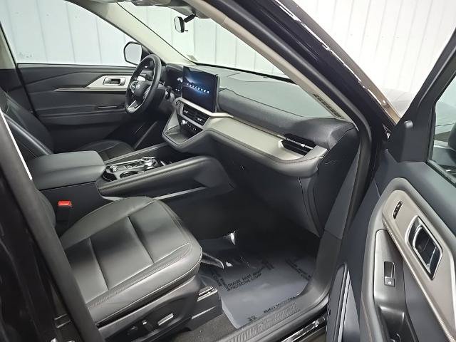Certified 2025 Ford Explorer Active w/ Active Comfort Package AWD/4WD image 17