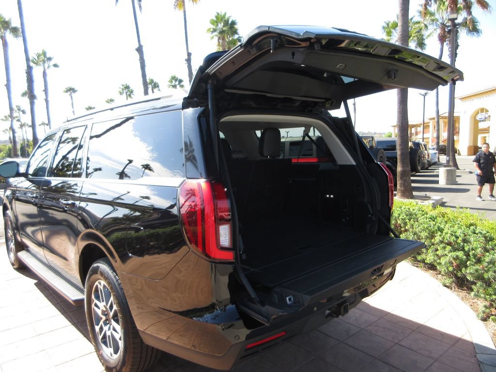 Certified 2025 Ford Expedition Max Active RWD image 25