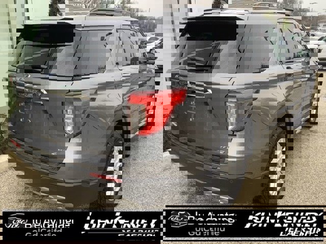 Certified 2022 Ford Explorer XLT w/ Equipment Group 202A image 3