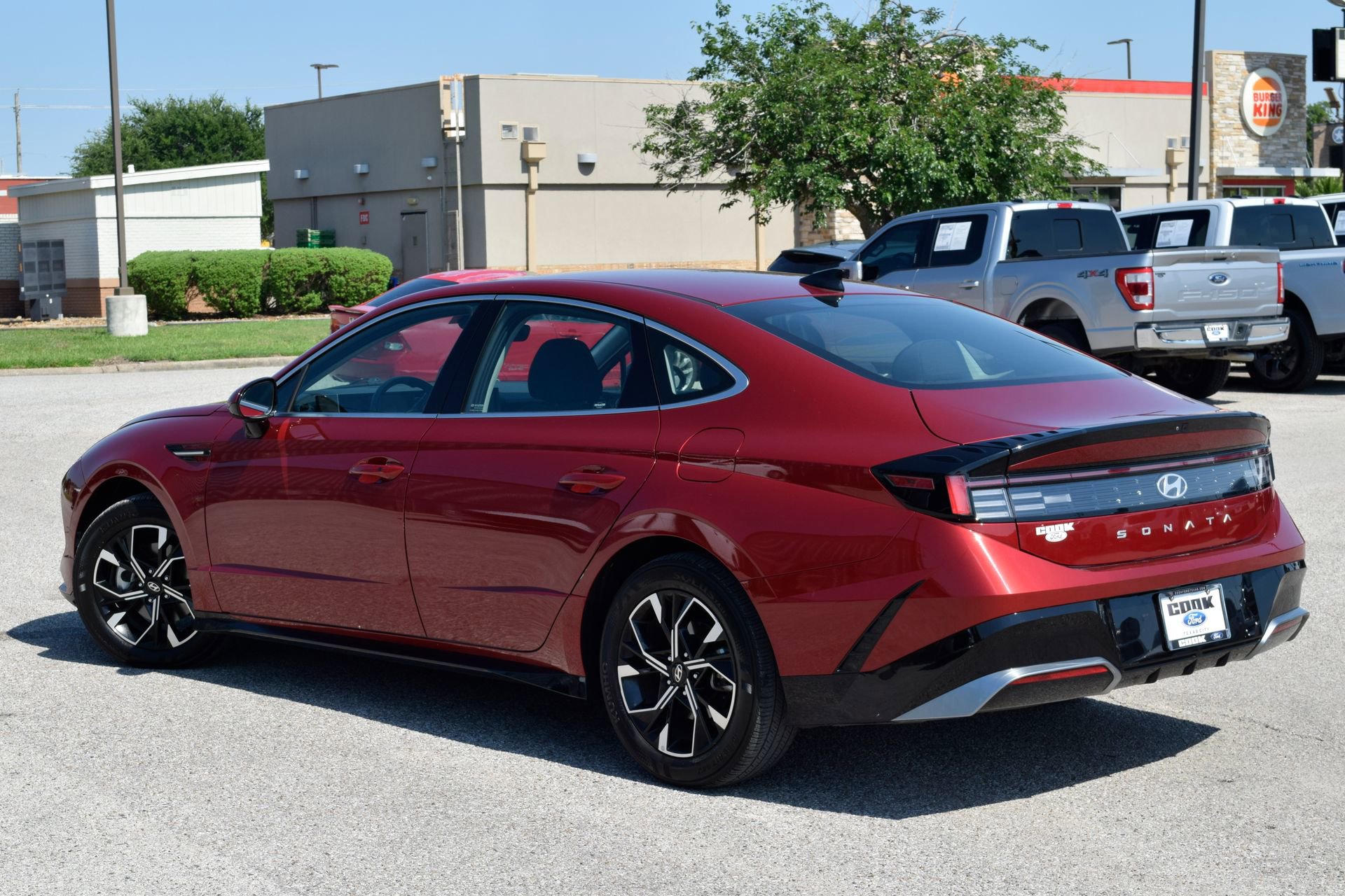 Used 2025 Hyundai Sonata SEL FWD image 4