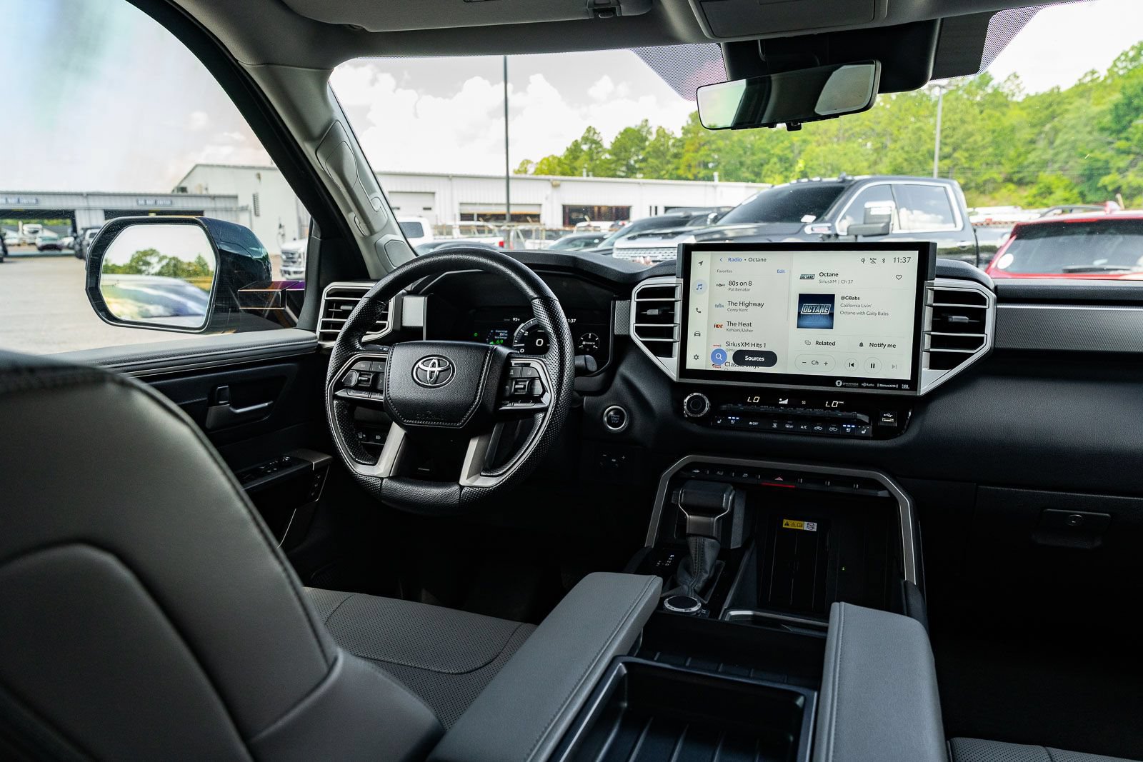 Used 2024 Toyota Tundra Limited AWD/4WD image 30