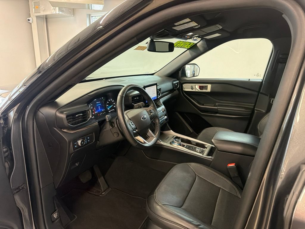 Certified 2020 Ford Explorer Limited w/ Hybrid Equipment Group 310A AWD/4WD image 12