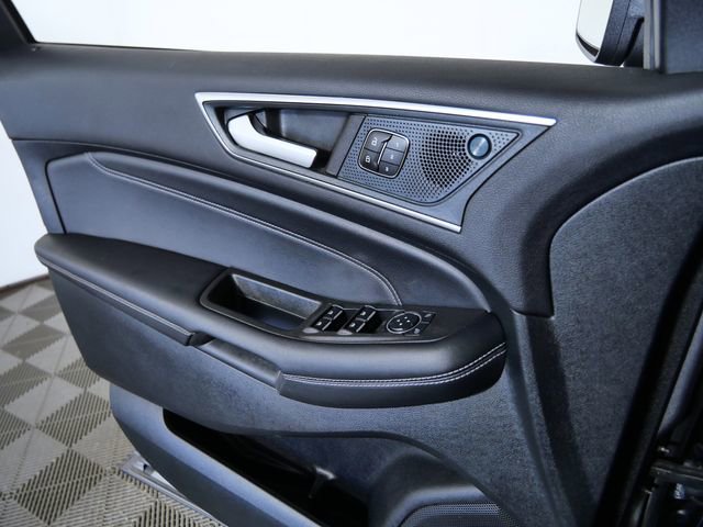 Certified 2024 Ford Edge Titanium w/ Equipment Group 301A AWD/4WD image 24
