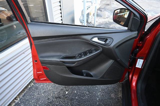 Certified 2018 Ford Focus SE image 18