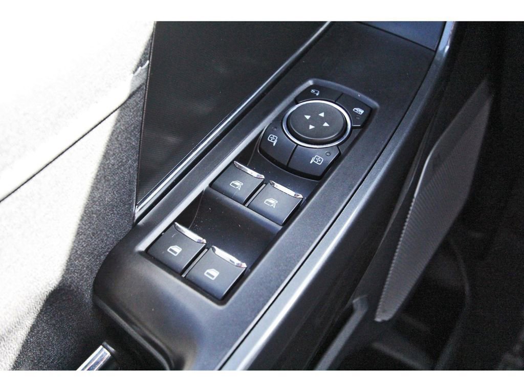 Certified 2022 Ford F150 Lariat w/ Equipment Group 502A High image 18