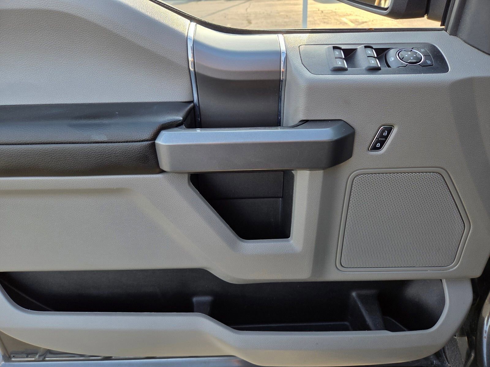 Certified 2018 Ford F150 XLT w/ Equipment Group 302A Luxury image 17