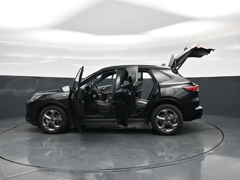 Certified 2023 Ford Escape ST-Line w/ Tech Pack #1 FWD image 32