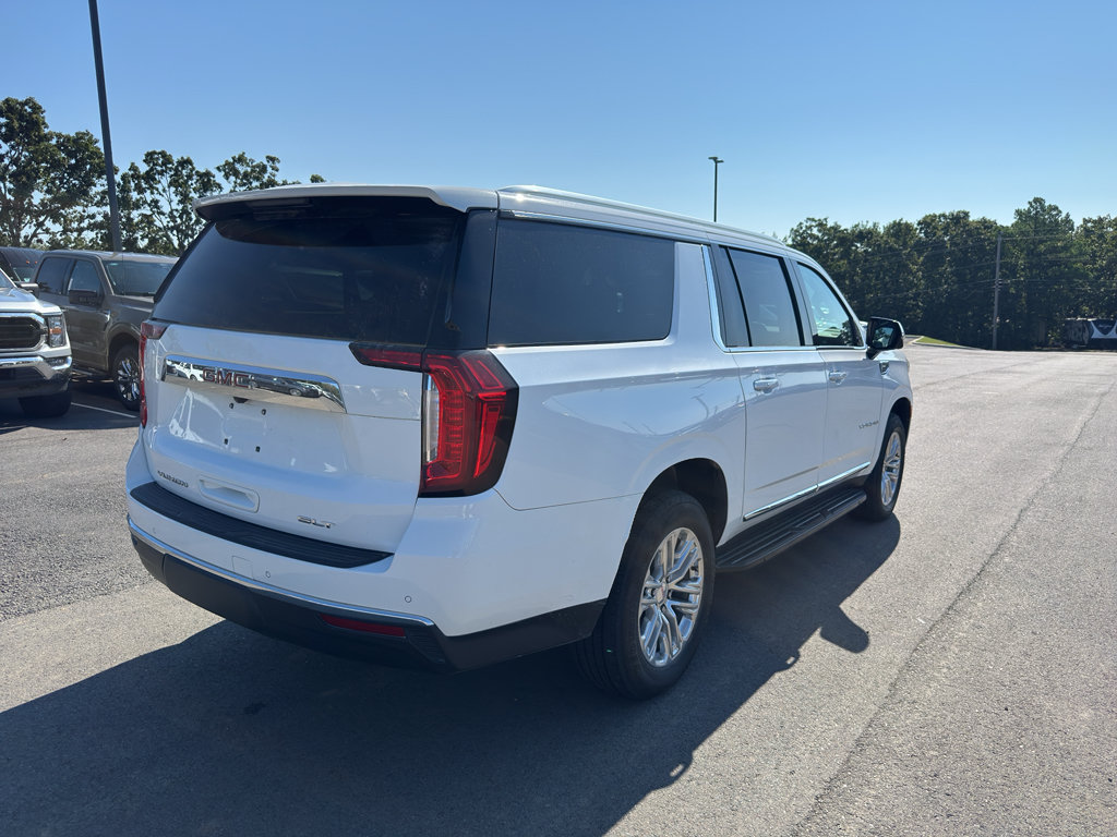 Used 2022 GMC Yukon XL SLT w/ SLT Premium Package AWD/4WD image 5