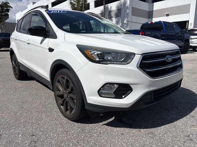 Certified 2017 Ford Escape SE w/ SE Sport Appearance Package image 5