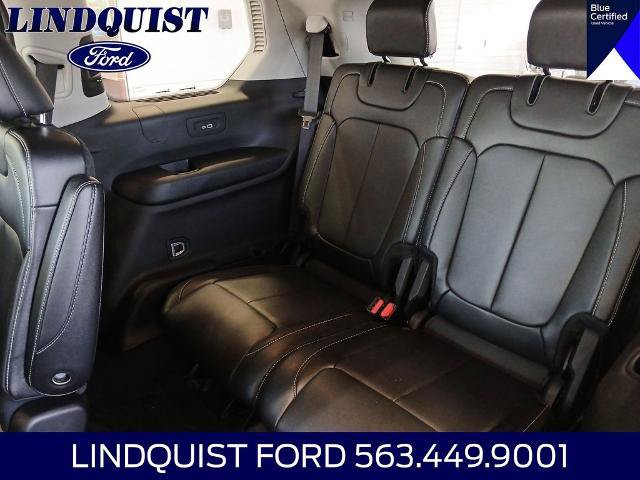 Used 2023 Jeep Grand Cherokee L Limited AWD/4WD image 25