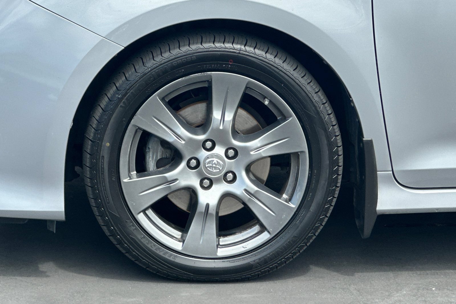 Used 2017 Toyota Sienna SE Premium FWD image 29