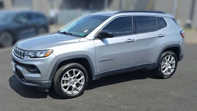Used 2022 Jeep Compass Latitude AWD/4WD image 5