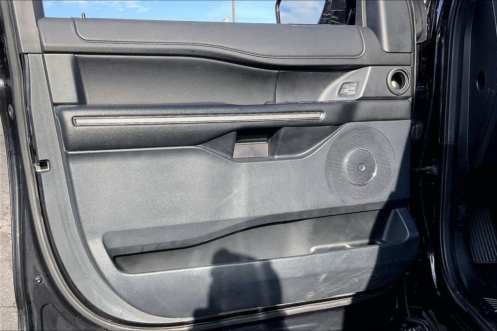 Certified 2019 Ford Expedition XLT w/ Equipment Group 202A image 20