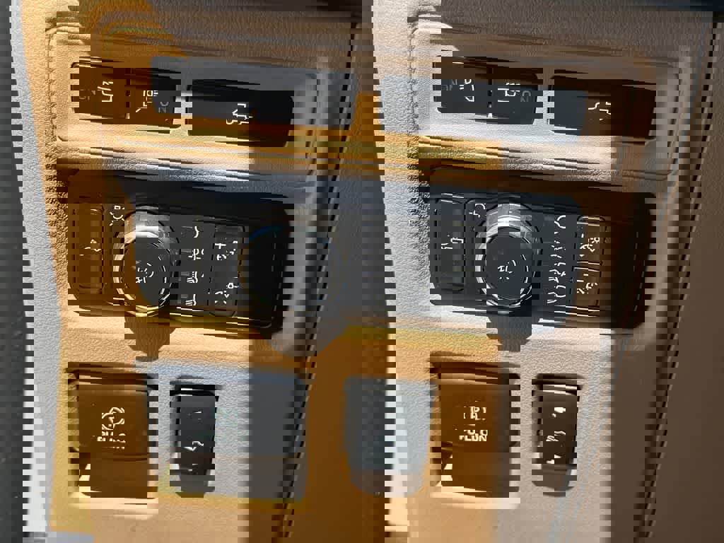 Certified 2021 Ford F150 Lariat w/ Equipment Group 502A High image 31