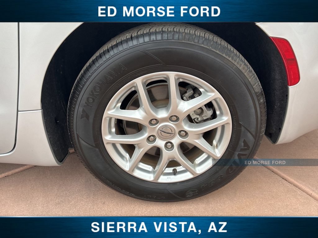 Used 2024 Chrysler Pacifica Touring-L FWD image 45