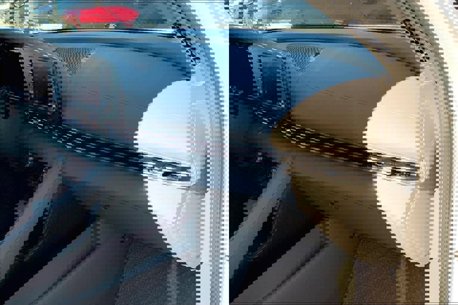 Used 2022 Hyundai Elantra SEL w/ Cargo Package image 16