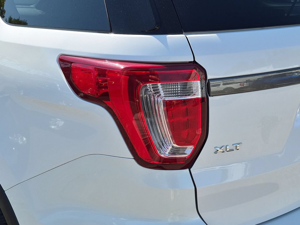 Certified 2017 Ford Explorer XLT w/ Equipment Group 202A AWD/4WD image 9