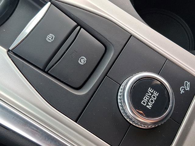 Certified 2022 Ford Explorer XLT w/ Equipment Group 202A image 26