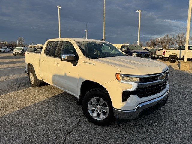 Used 2025 Chevrolet Silverado 1500 LT image 1