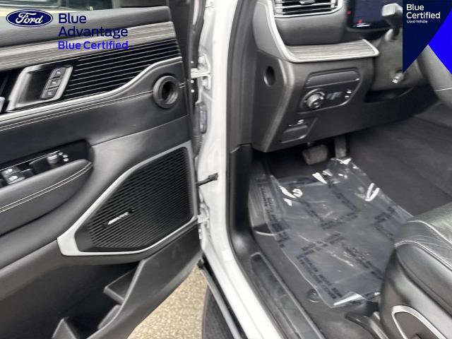 Used 2024 Jeep Wagoneer Series II w/ Flexible Seating Group RWD image 17