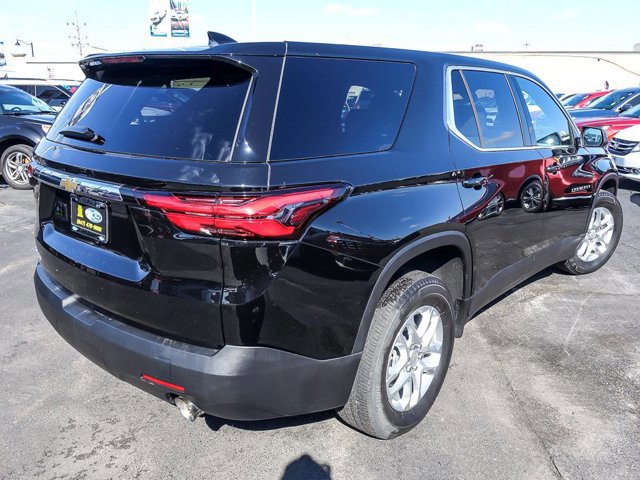 Used 2023 Chevrolet Traverse LS image 9