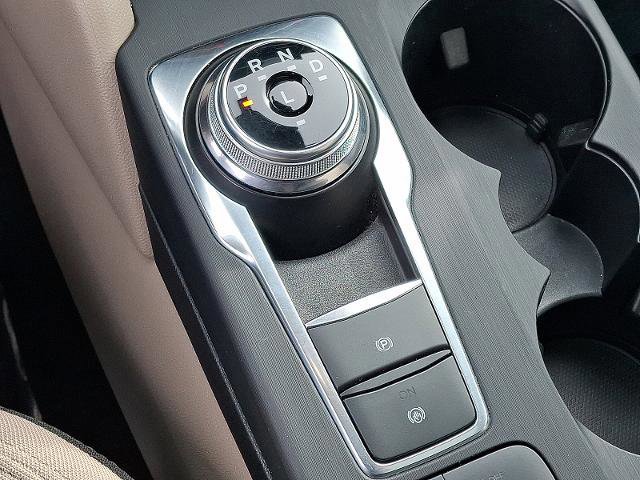 Certified 2020 Ford Escape SE image 15