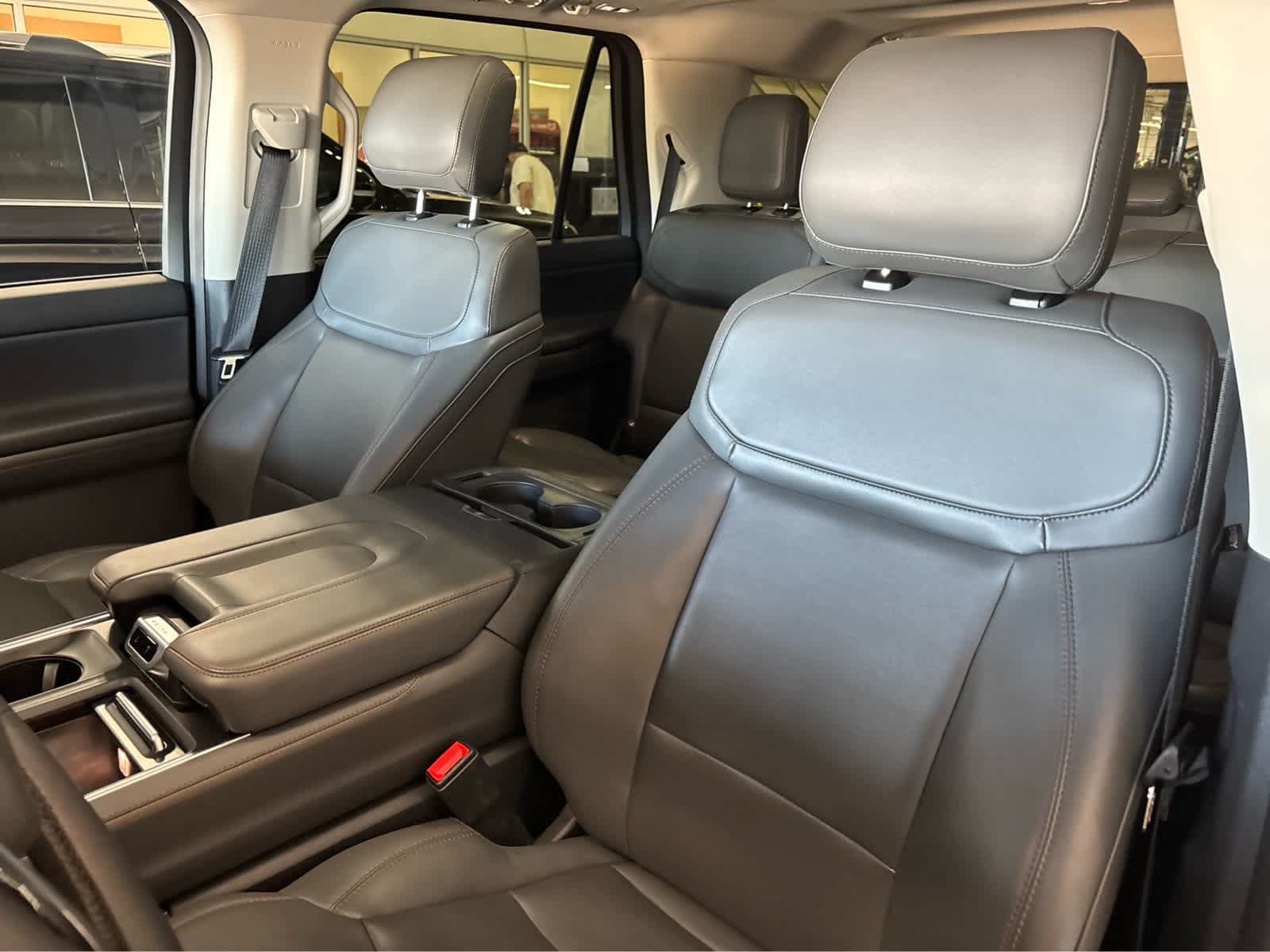Certified 2025 Ford Expedition Active AWD/4WD image 27